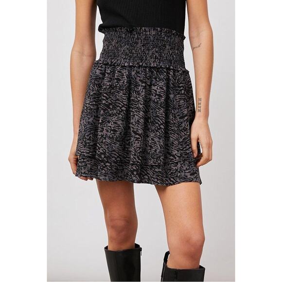 Rails Addison Smocked Waist Tiered Mini Skirt Charcoal Abstract Animal Gray XL - Picture 9 of 9